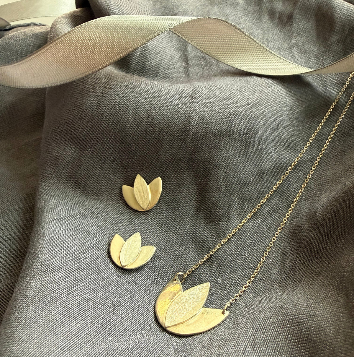 Handmade Silver Tulips Necklace and Earrings - AFRA ART GALLERY