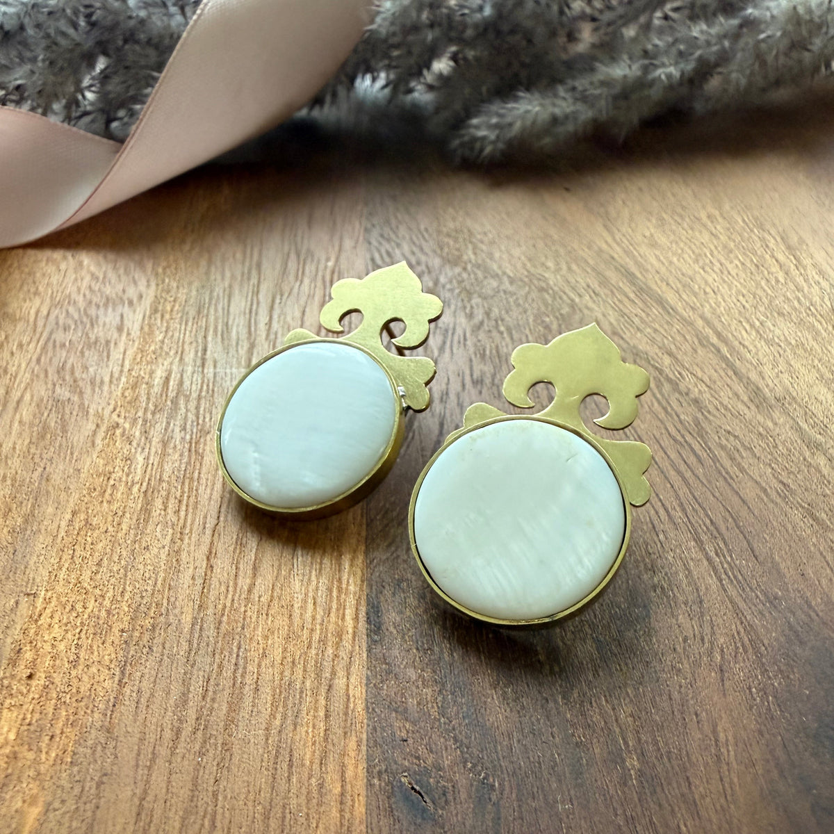 Handmade Brass Minimal Earrings with Shell - AFRA ART GALLERY