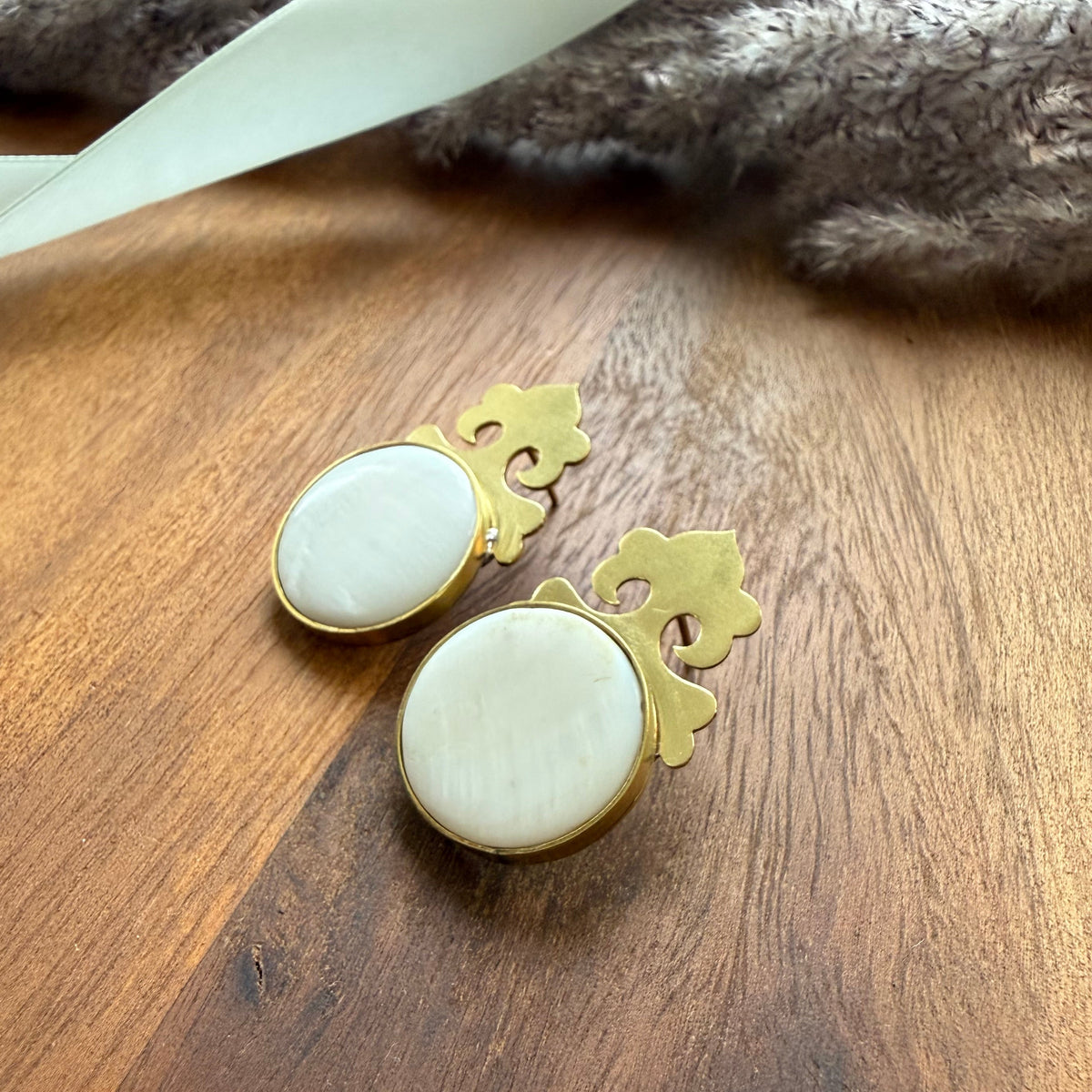Handmade Brass Minimal Earrings with Shell - AFRA ART GALLERY