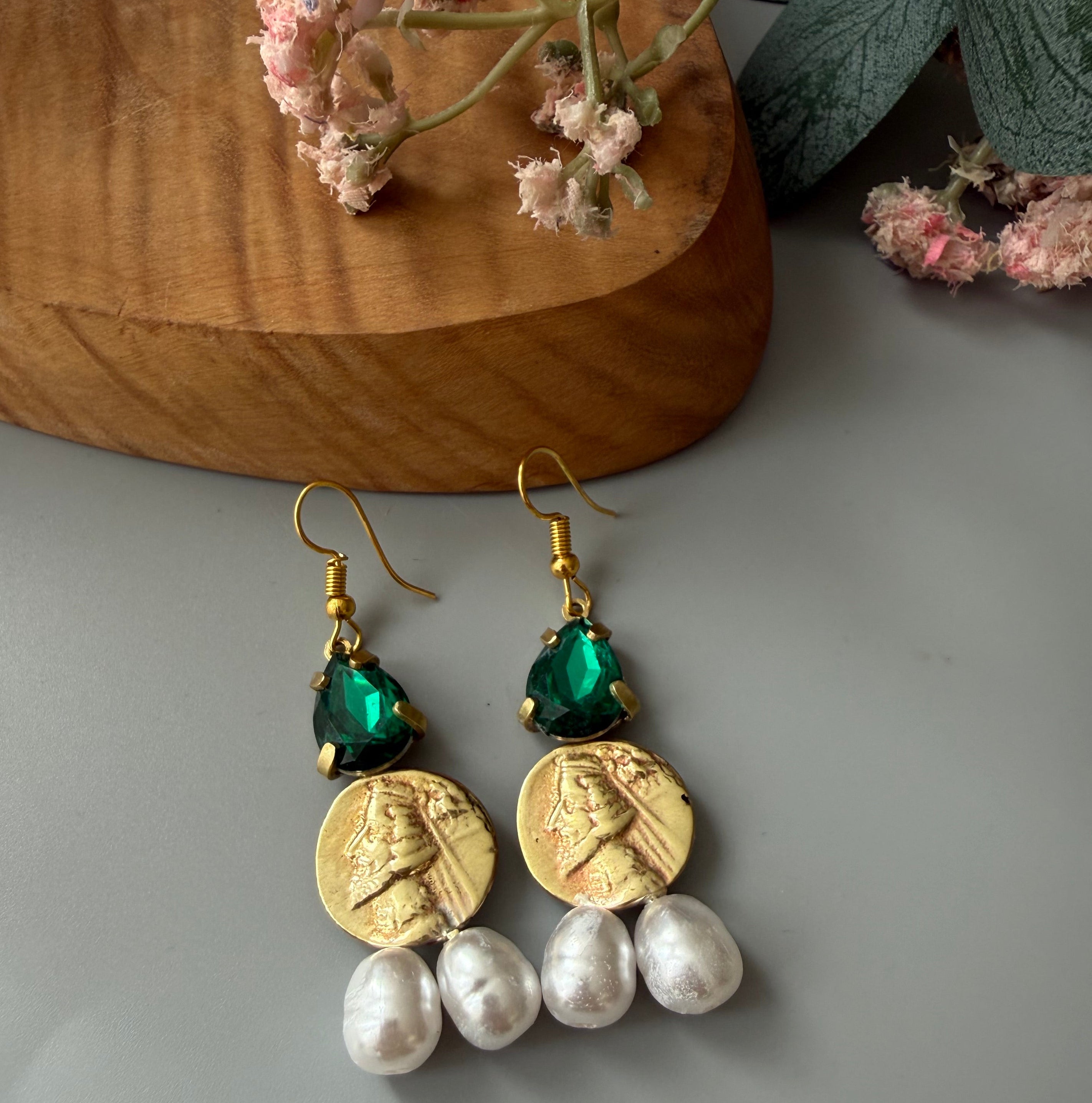 Arsacid Coin Set with Crystal