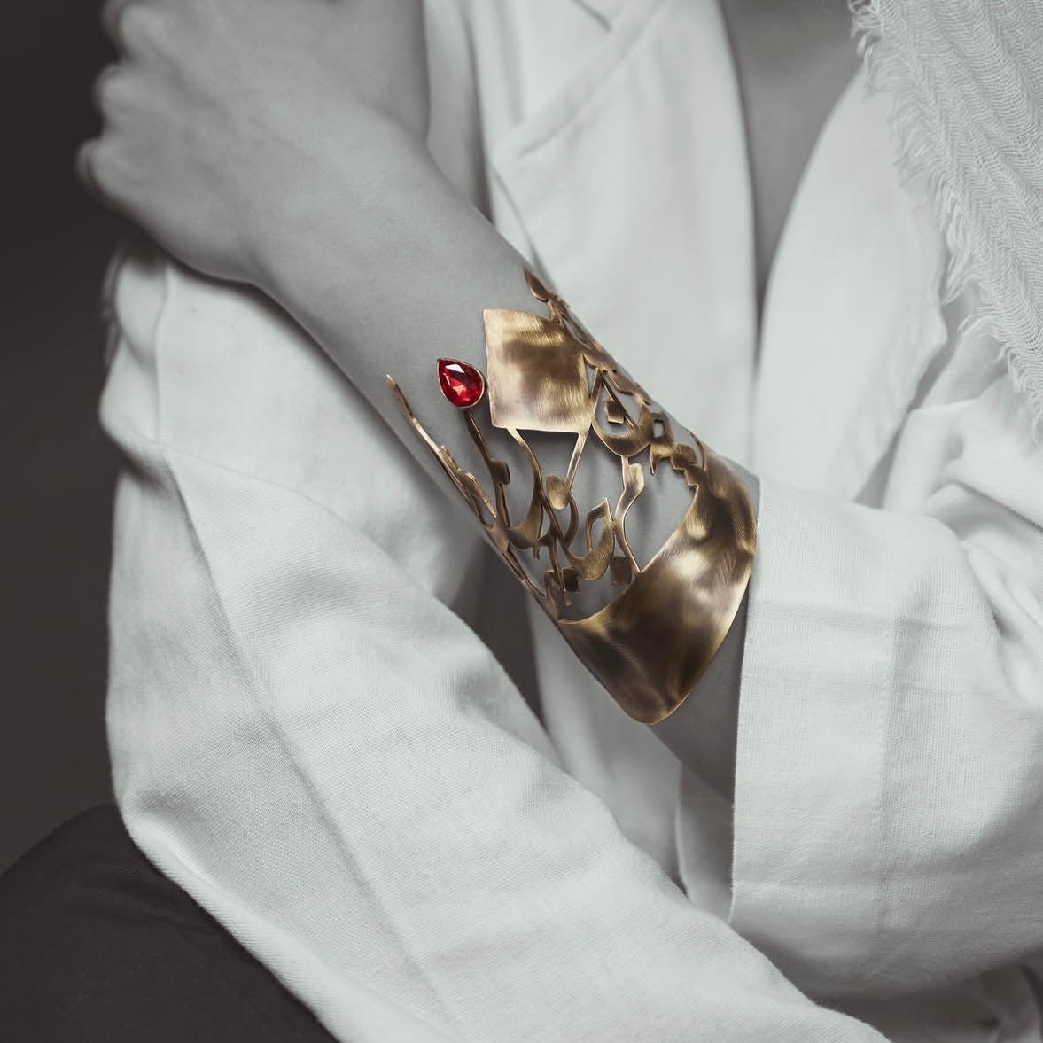 Handmade Persian Calligraphy Bangle with Red Crystal